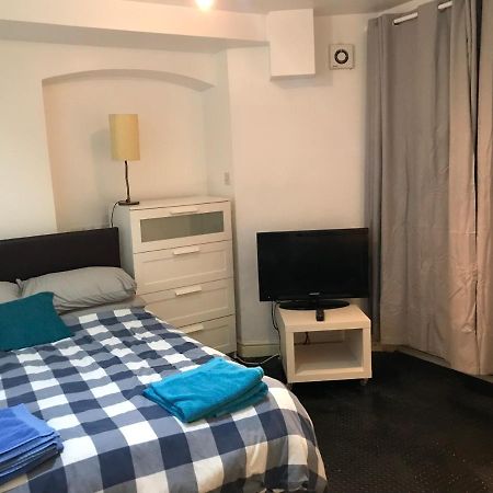 West Kensington 3 Bedroom Apartment Лондон Экстерьер фото