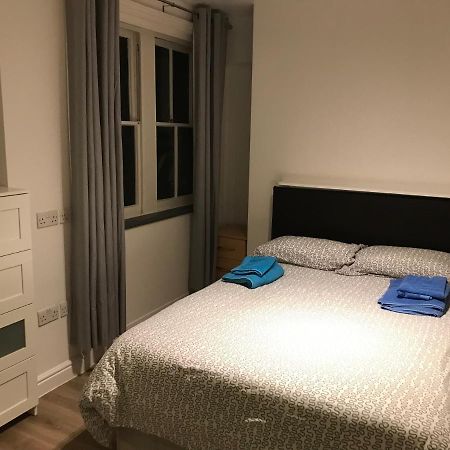 West Kensington 3 Bedroom Apartment Лондон Экстерьер фото