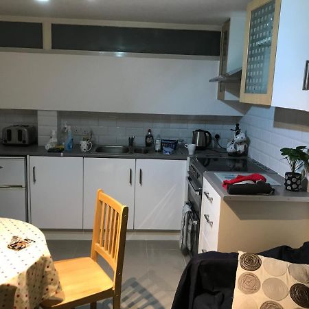 West Kensington 3 Bedroom Apartment Лондон Экстерьер фото
